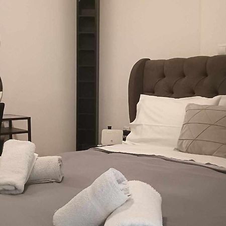 Φωτεινό Διαμέρισμα Πειραιας ピレウス エクステリア 写真