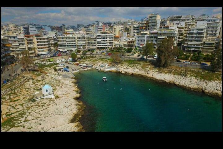 Φωτεινό Διαμέρισμα Πειραιας ピレウス エクステリア 写真